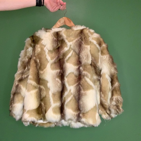 CYBER WEEK SALE VINTAGE FAUX FUR - Picture 2 of 3